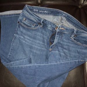 Curvy cuffed crop LOFT